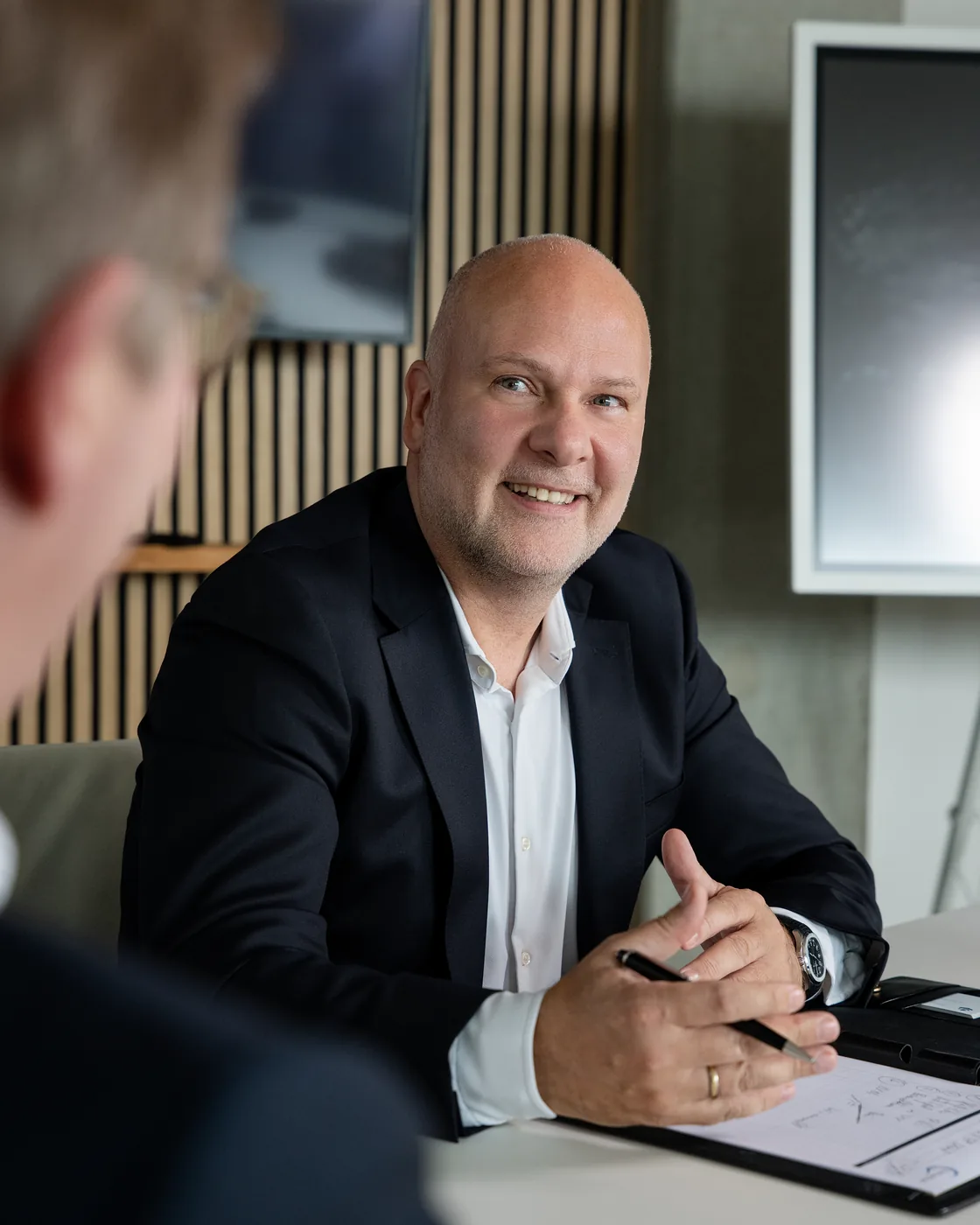 Daniel Horenburg im Kundengespräch